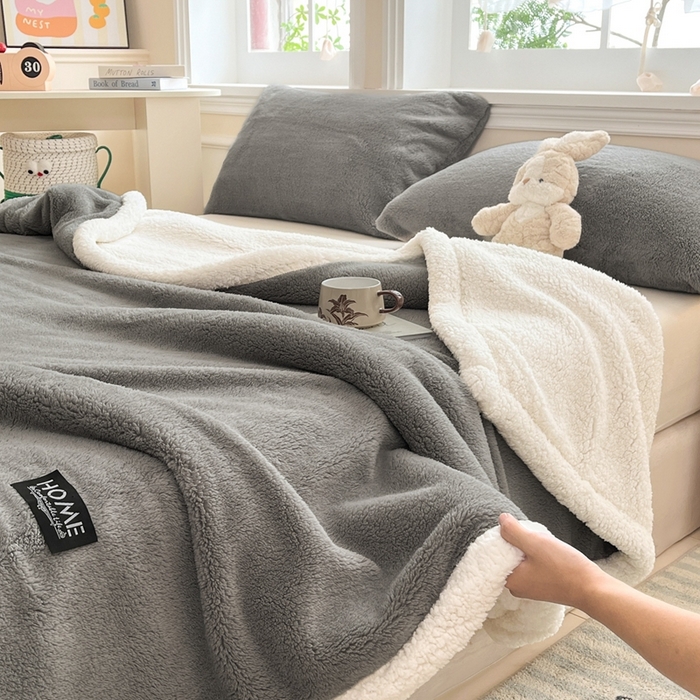 91家纺网 家纺一手货源 找家纺 （总）欧邦 2025新款A类舒棉半边绒羊羔绒双层毛毯跨境