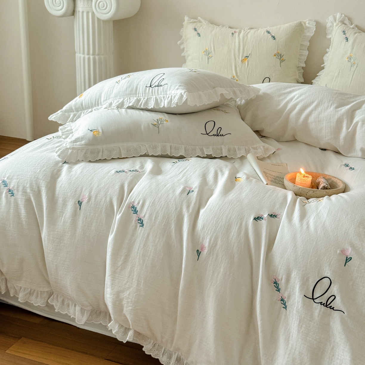 91家纺网 家纺一手货源 找家纺 FORTWO家纺原创设计（FOR TWO家纺） 2025新款40支全棉纯棉双层纱刺绣花边款四件套-小花园 小花园-白