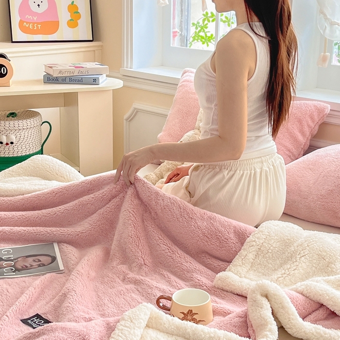 91家纺网 家纺一手货源 找家纺 欧邦 2025新款A类舒棉半边绒羊羔绒双层毛毯跨境 双层-浪漫粉