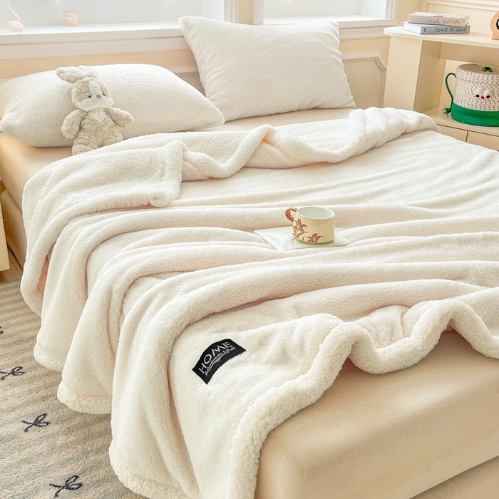 91家纺网 家纺一手货源 找家纺 欧邦 2025新款A类舒棉半边绒羊羔绒双层毛毯跨境 双层-素雅白