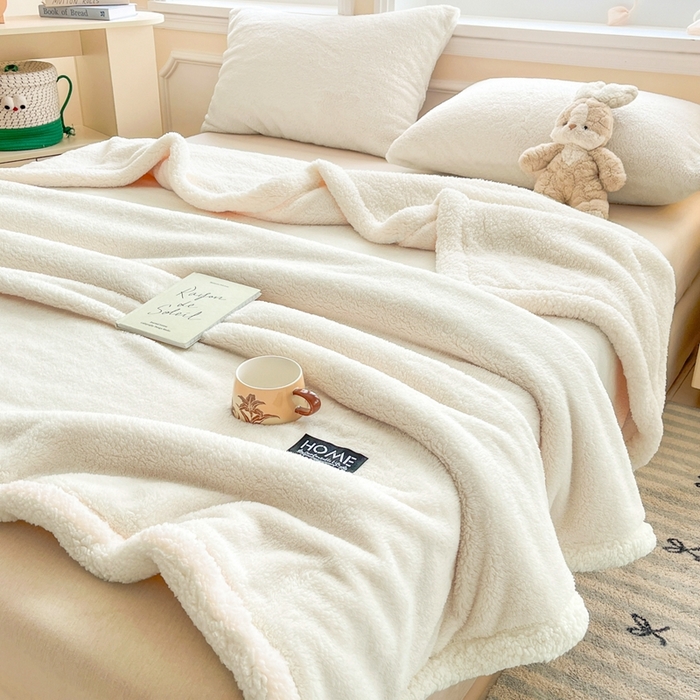 91家纺网 家纺一手货源 找家纺 欧邦 2025新款A类舒棉半边绒羊羔绒双层毛毯跨境 双层-素雅白