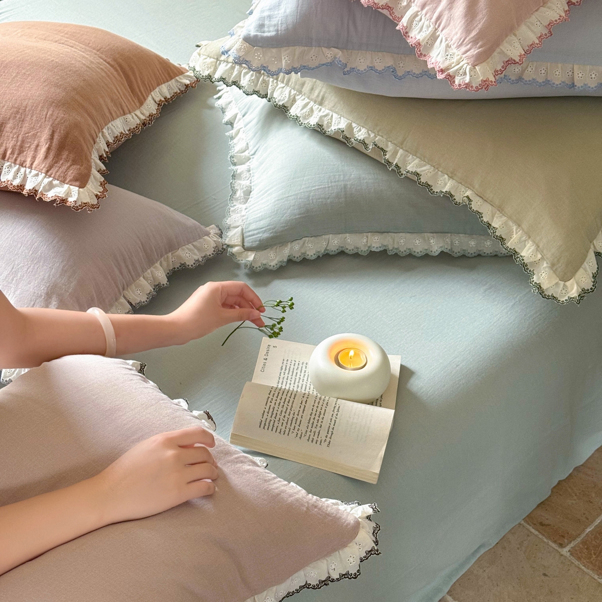 91家纺网 家纺一手货源 找家纺 （总）FORTWO家纺原创设计（FOR TWO家纺） 2025新款双层纱刺绣花边款四件套-安妮