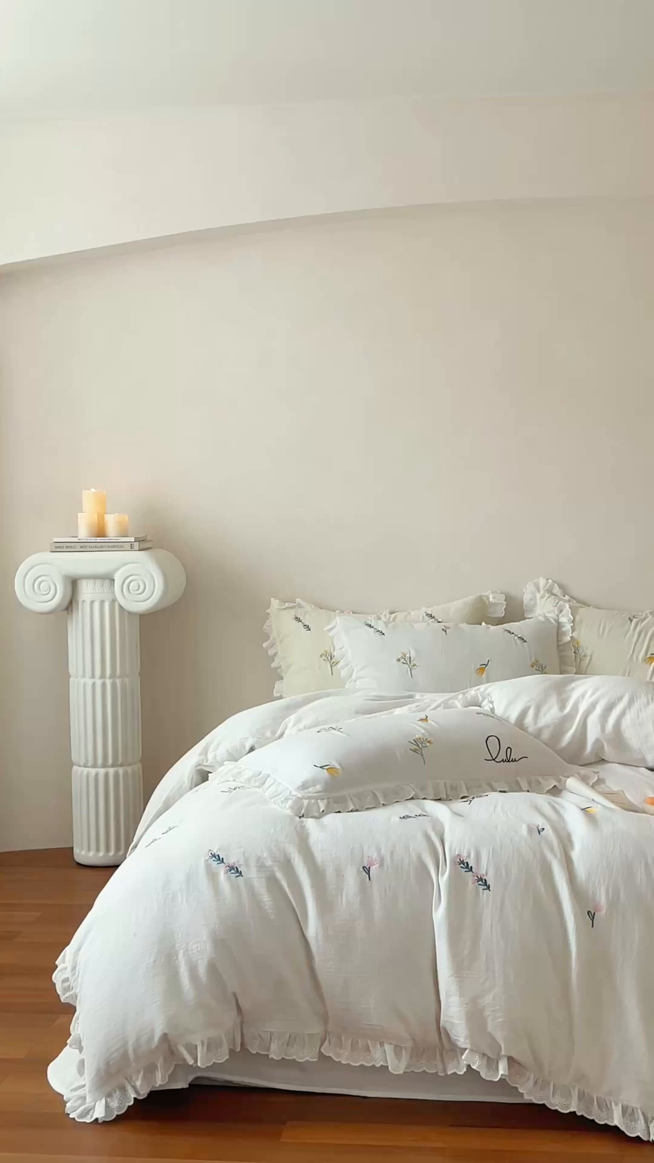 91家纺网 家纺一手货源 找家纺 FORTWO家纺原创设计（FOR TWO家纺） 2025新款40支全棉纯棉双层纱刺绣花边款四件套-小花园 小花园-白