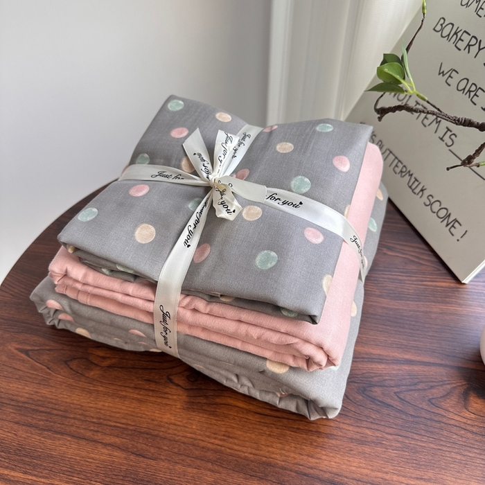 91家纺网 家纺一手货源 找家纺 （总）爱思佳 2024新款A类母婴全棉双层纱印花四件套直播热卖系列三 叠拍图