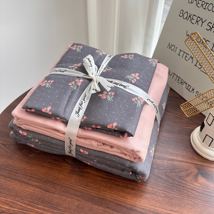 91家纺网 家纺一手货源 找家纺 （总）爱思佳 2024新款A类母婴全棉双层纱印花四件套直播热卖系列三 叠拍图