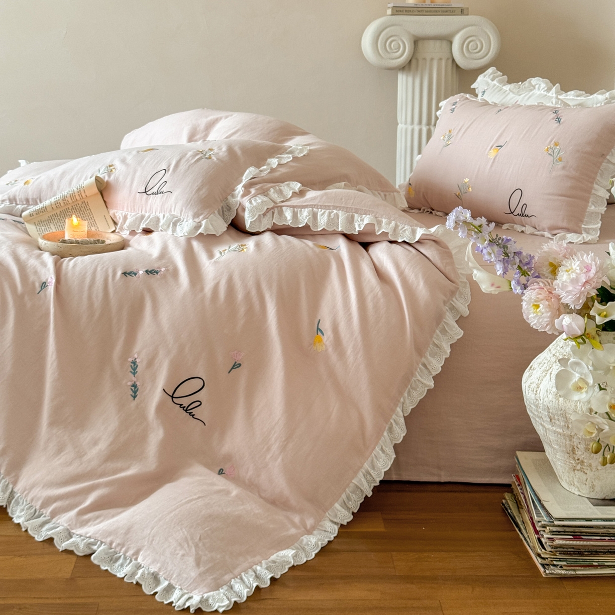 91家纺网 家纺一手货源 找家纺 FORTWO家纺原创设计（FOR TWO家纺） 2025新款40支全棉纯棉双层纱刺绣花边款四件套-小花园 小花园-粉