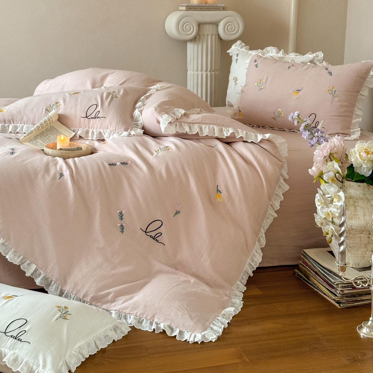 91家纺网 家纺一手货源 找家纺 FORTWO家纺原创设计（FOR TWO家纺） 2025新款40支全棉纯棉双层纱刺绣花边款四件套-小花园 小花园-粉