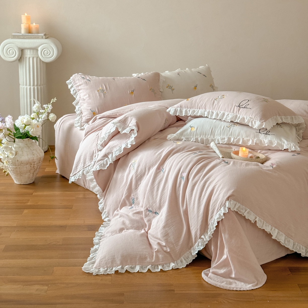 91家纺网 家纺一手货源 找家纺 FORTWO家纺原创设计（FOR TWO家纺） 2025新款40支全棉纯棉双层纱刺绣花边款四件套-小花园 小花园-粉