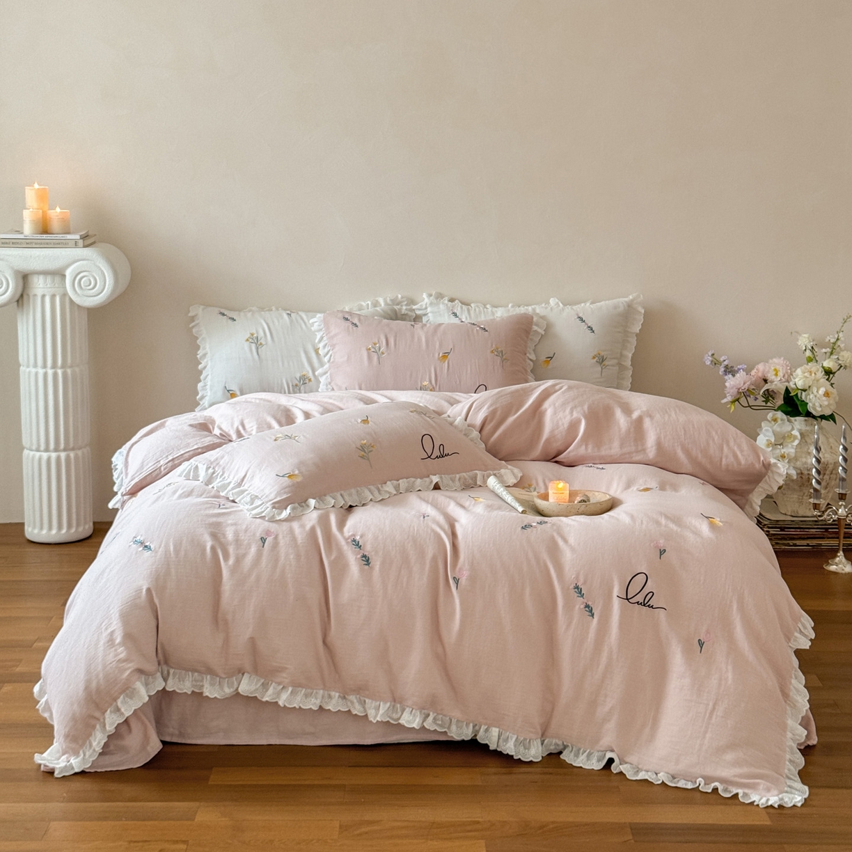 91家纺网 家纺一手货源 找家纺 FORTWO家纺原创设计（FOR TWO家纺） 2025新款40支全棉纯棉双层纱刺绣花边款四件套-小花园 小花园-粉