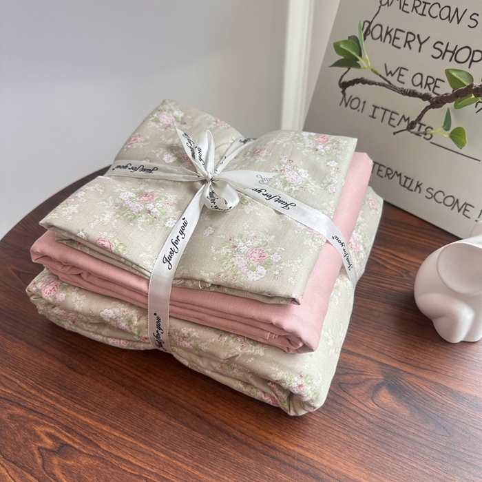 91家纺网 家纺一手货源 找家纺 （总）爱思佳 2024新款A类母婴全棉双层纱印花四件套直播热卖系列三 叠拍图