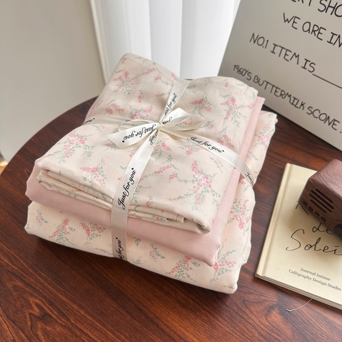 91家纺网 家纺一手货源 找家纺 （总）爱思佳 2024新款A类母婴全棉双层纱印花四件套直播热卖系列三 叠拍图