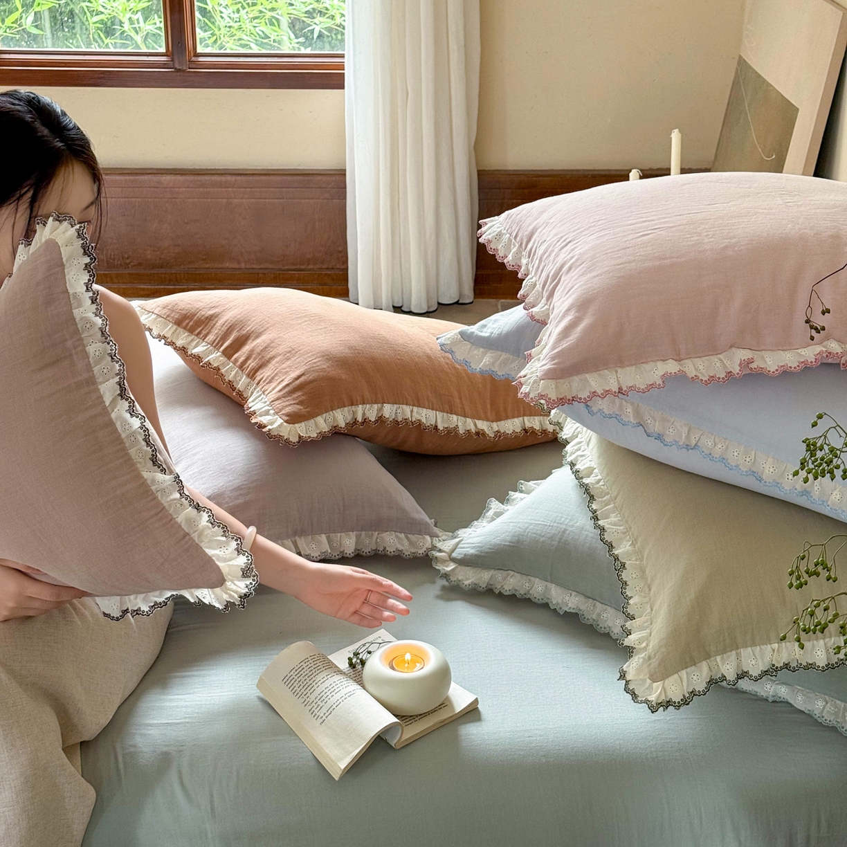 91家纺网 家纺一手货源 找家纺 FORTWO家纺原创设计（FOR TWO家纺） 2025新款双层纱刺绣花边款四件套-安妮 组合图仅做展示不可下单