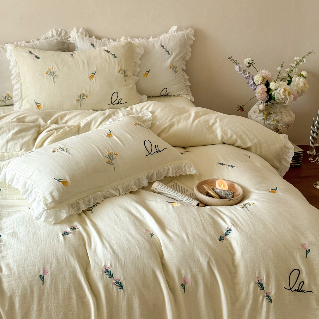 91家纺网 家纺一手货源 找家纺 FORTWO家纺原创设计（FOR TWO家纺） 2025新款40支全棉纯棉双层纱刺绣花边款四件套-小花园 小花园-黄