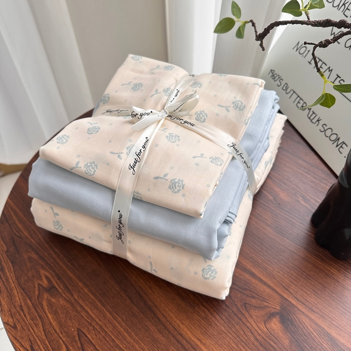 91家纺网 家纺一手货源 找家纺 （总）爱思佳 2024新款A类母婴全棉双层纱印花四件套直播热卖系列三 叠拍图