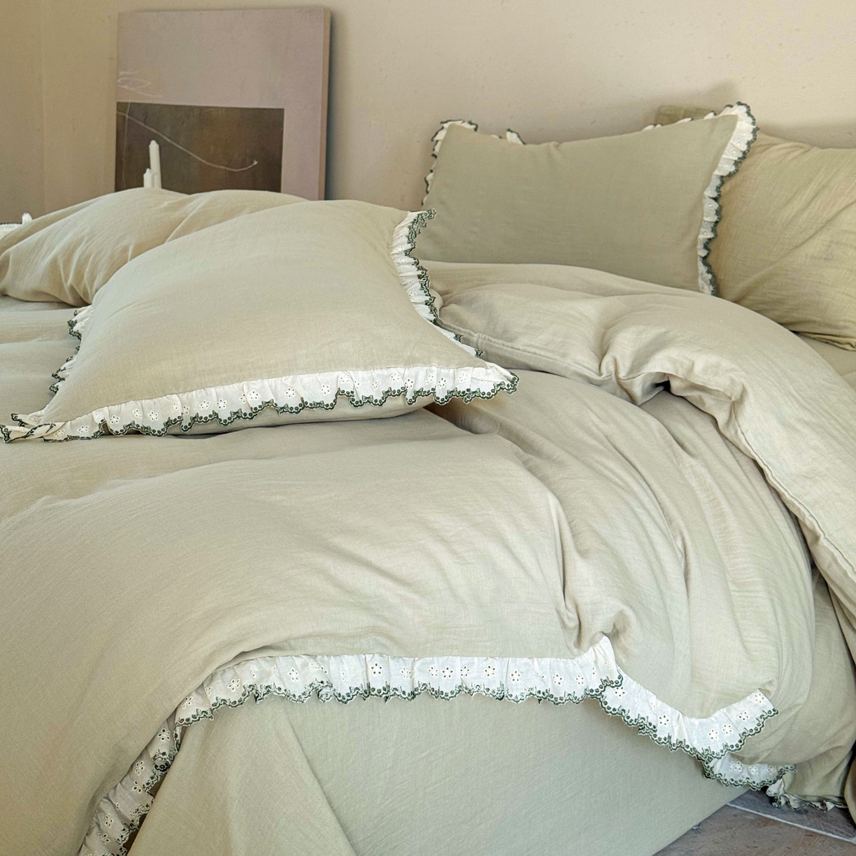 91家纺网 家纺一手货源 找家纺 FORTWO家纺原创设计（FOR TWO家纺） 2025新款双层纱刺绣花边款四件套-安妮 安妮-瓷绿