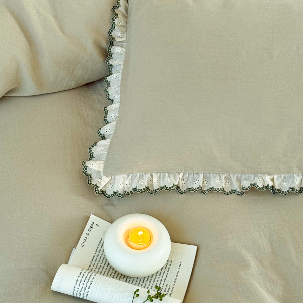 91家纺网 家纺一手货源 找家纺 FORTWO家纺原创设计（FOR TWO家纺） 2025新款双层纱刺绣花边款四件套-安妮 安妮-瓷绿