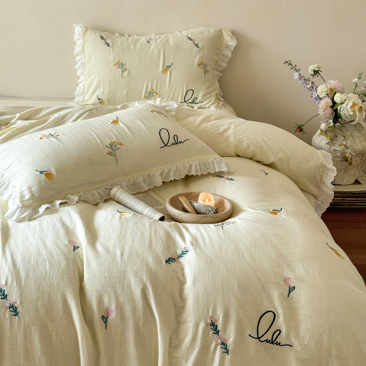 91家纺网 家纺一手货源 找家纺 FORTWO家纺原创设计（FOR TWO家纺） 2025新款40支全棉纯棉双层纱刺绣花边款四件套-小花园 小花园-黄