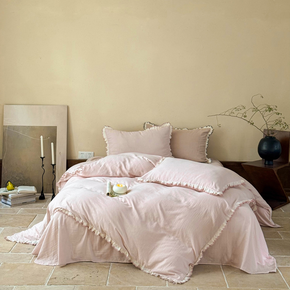 91家纺网 家纺一手货源 找家纺 FORTWO家纺原创设计（FOR TWO家纺） 2025新款双层纱刺绣花边款四件套-安妮 安妮-粉