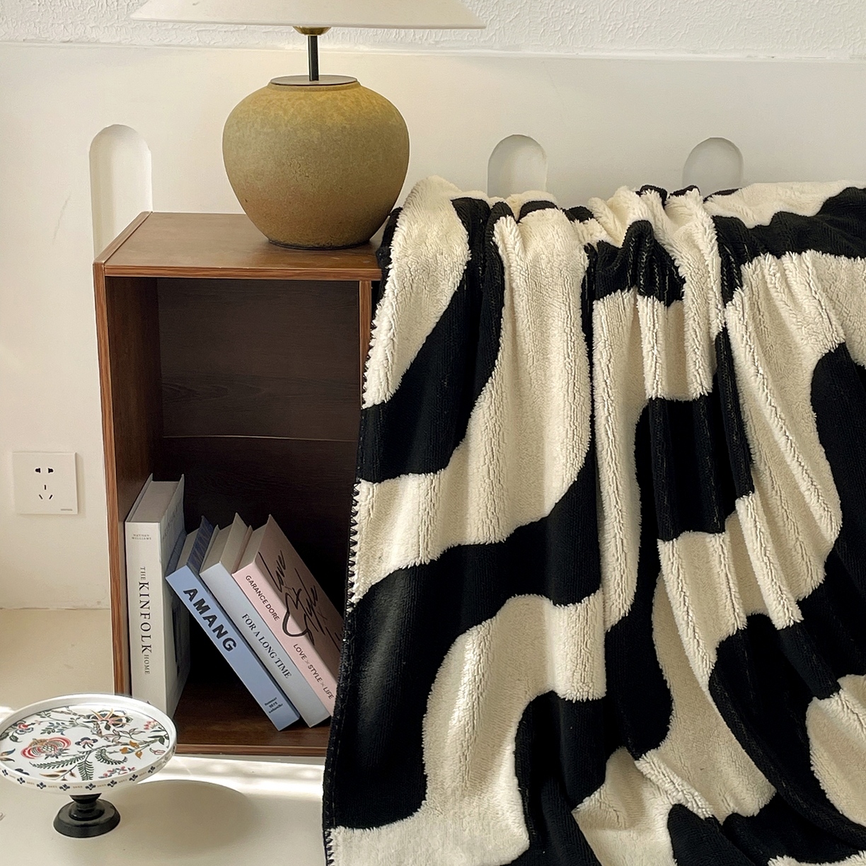 91家纺网 家纺一手货源 找家纺 （总）十里居 2025新款双面印花舒棉绒毛毯多功能盖毯沙发毯跨境毛毯