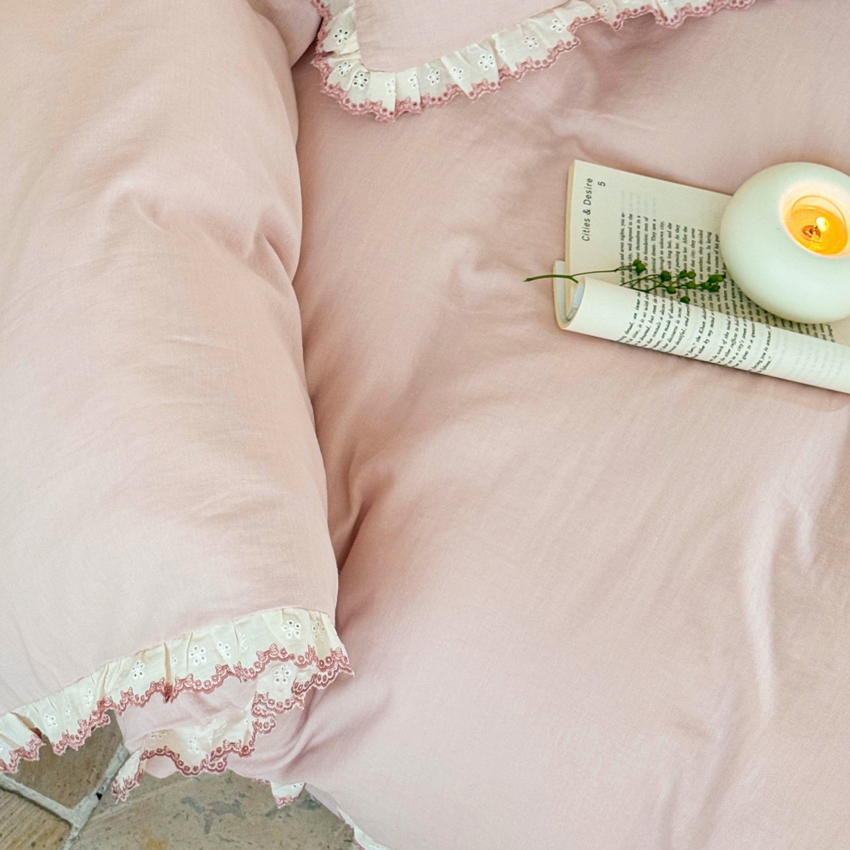 91家纺网 家纺一手货源 找家纺 FORTWO家纺原创设计（FOR TWO家纺） 2025新款双层纱刺绣花边款四件套-安妮 安妮-粉