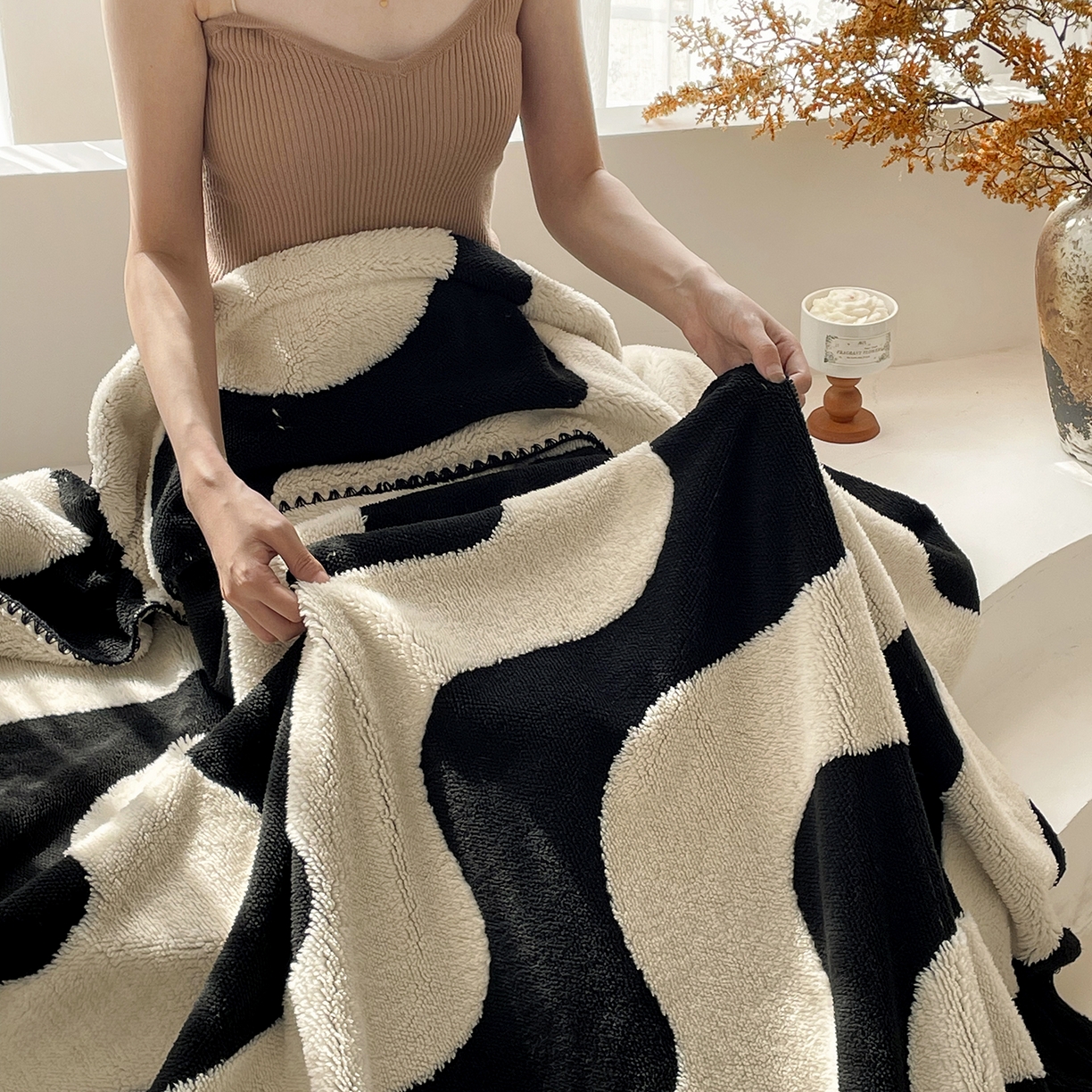 91家纺网 家纺一手货源 找家纺 （总）十里居 2025新款双面印花舒棉绒毛毯多功能盖毯沙发毯跨境毛毯