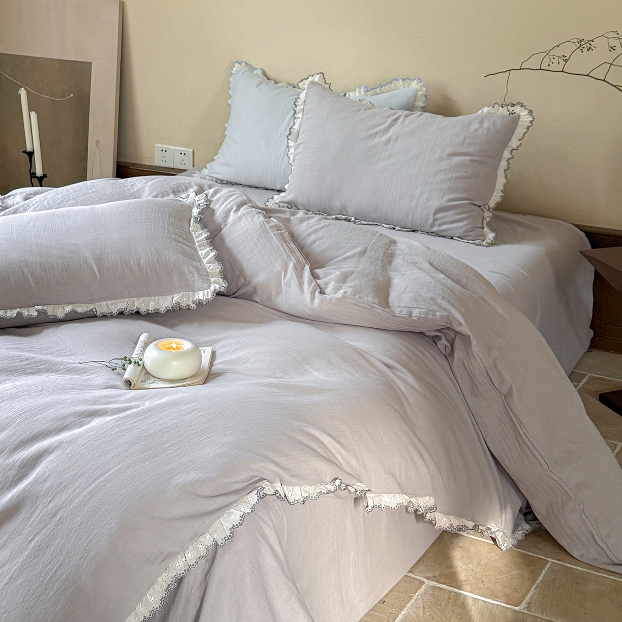 91家纺网 家纺一手货源 找家纺 FORTWO家纺原创设计（FOR TWO家纺） 2025新款双层纱刺绣花边款四件套-安妮 安妮-灰