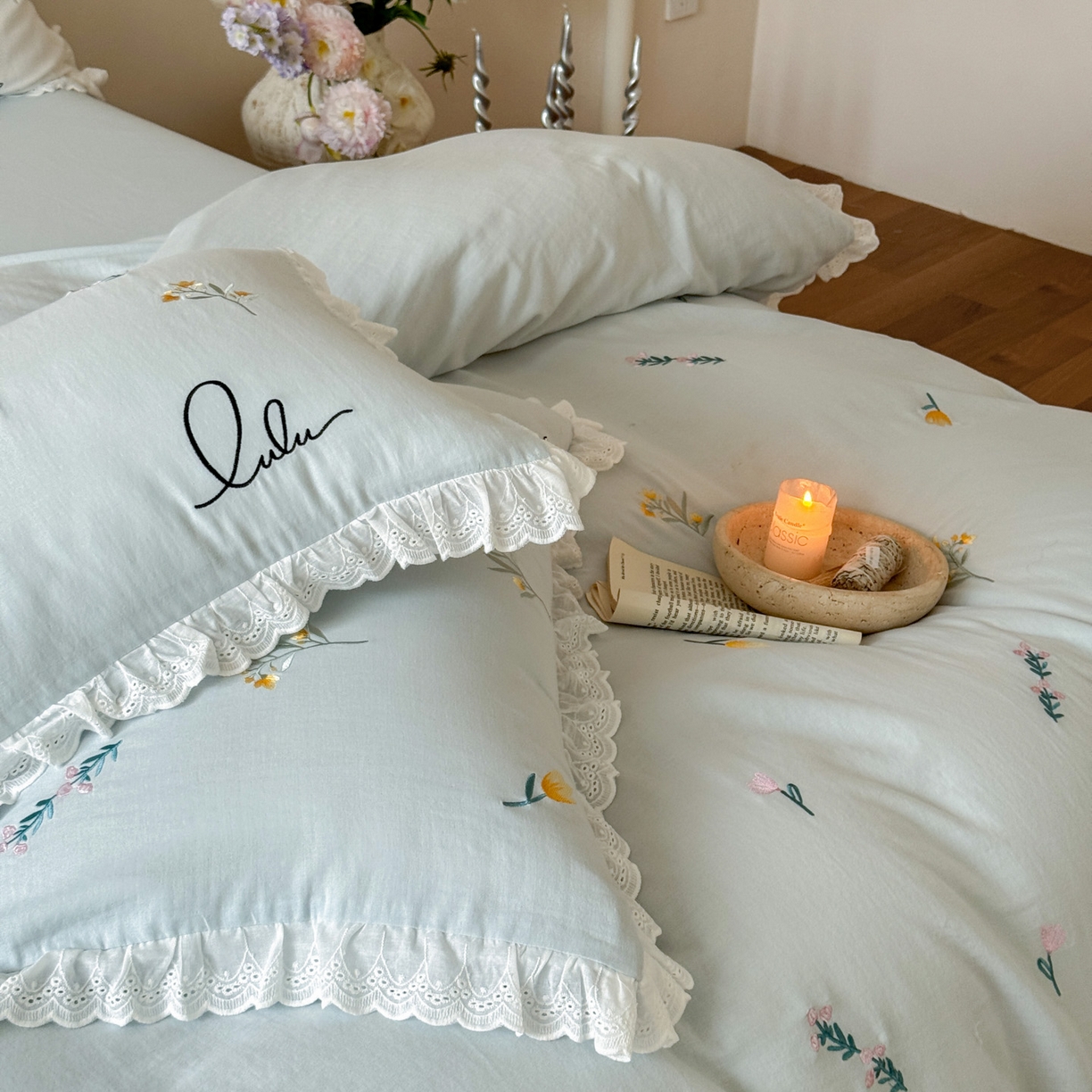 91家纺网 家纺一手货源 找家纺 FORTWO家纺原创设计（FOR TWO家纺） 2025新款40支全棉纯棉双层纱刺绣花边款四件套-小花园 小花园-兰