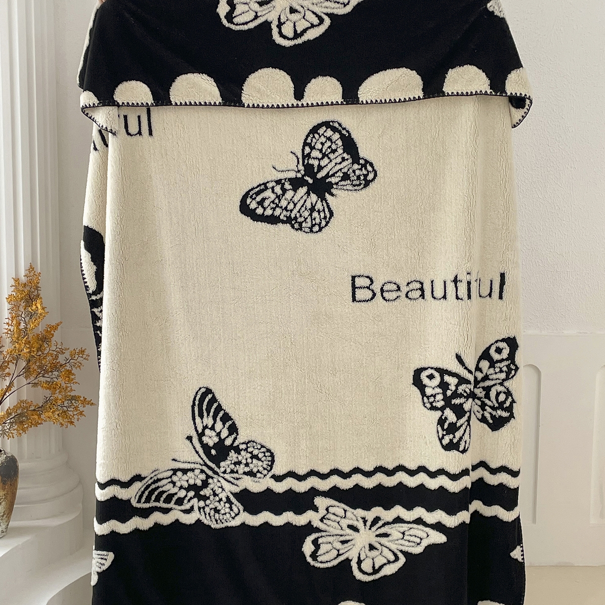 十里居 2025新款双面印花舒棉绒毛毯多功能盖毯沙发毯跨境毛毯 黑蝴蝶
