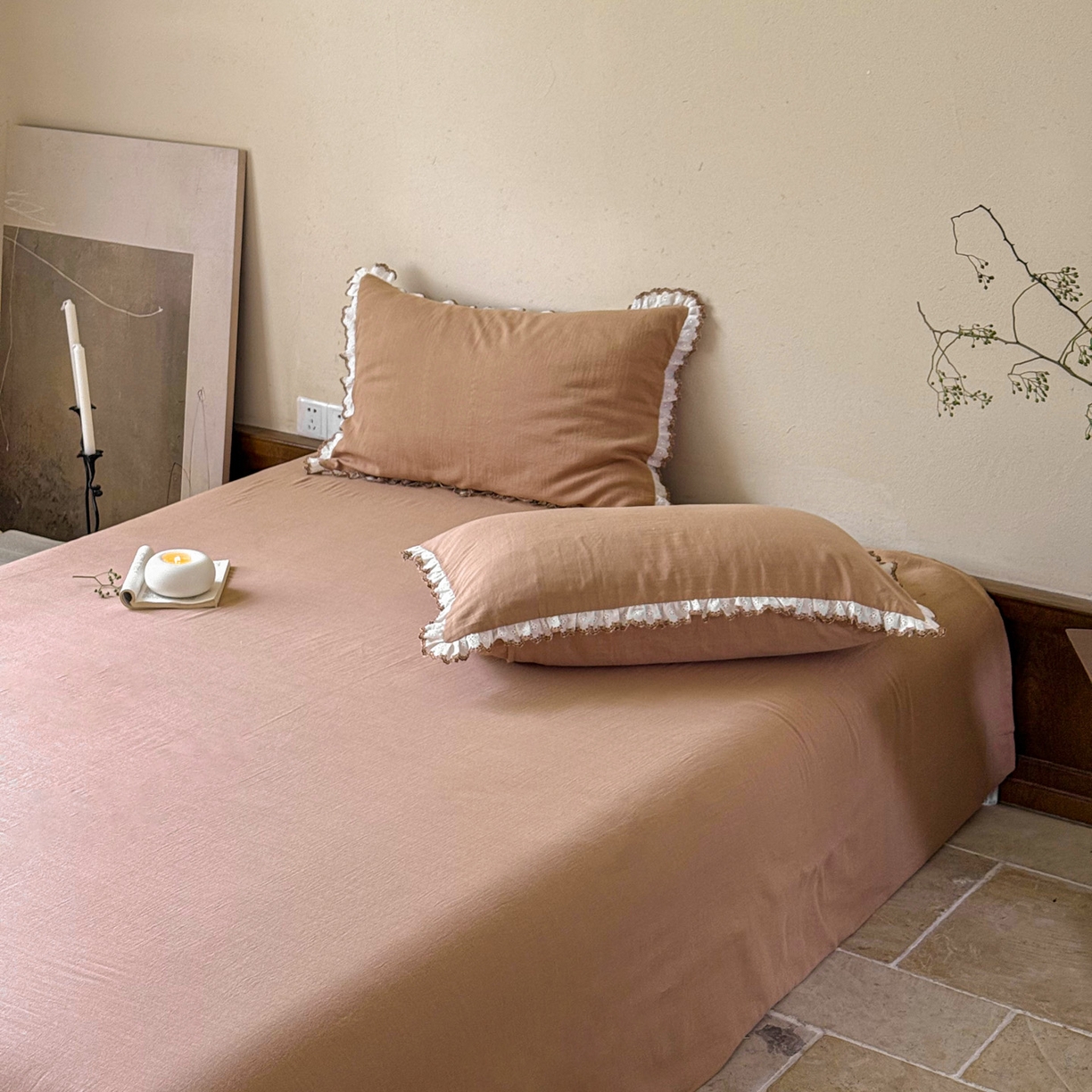 91家纺网 家纺一手货源 找家纺 FORTWO家纺原创设计（FOR TWO家纺） 2025新款双层纱刺绣花边款四件套-安妮 安妮-咖