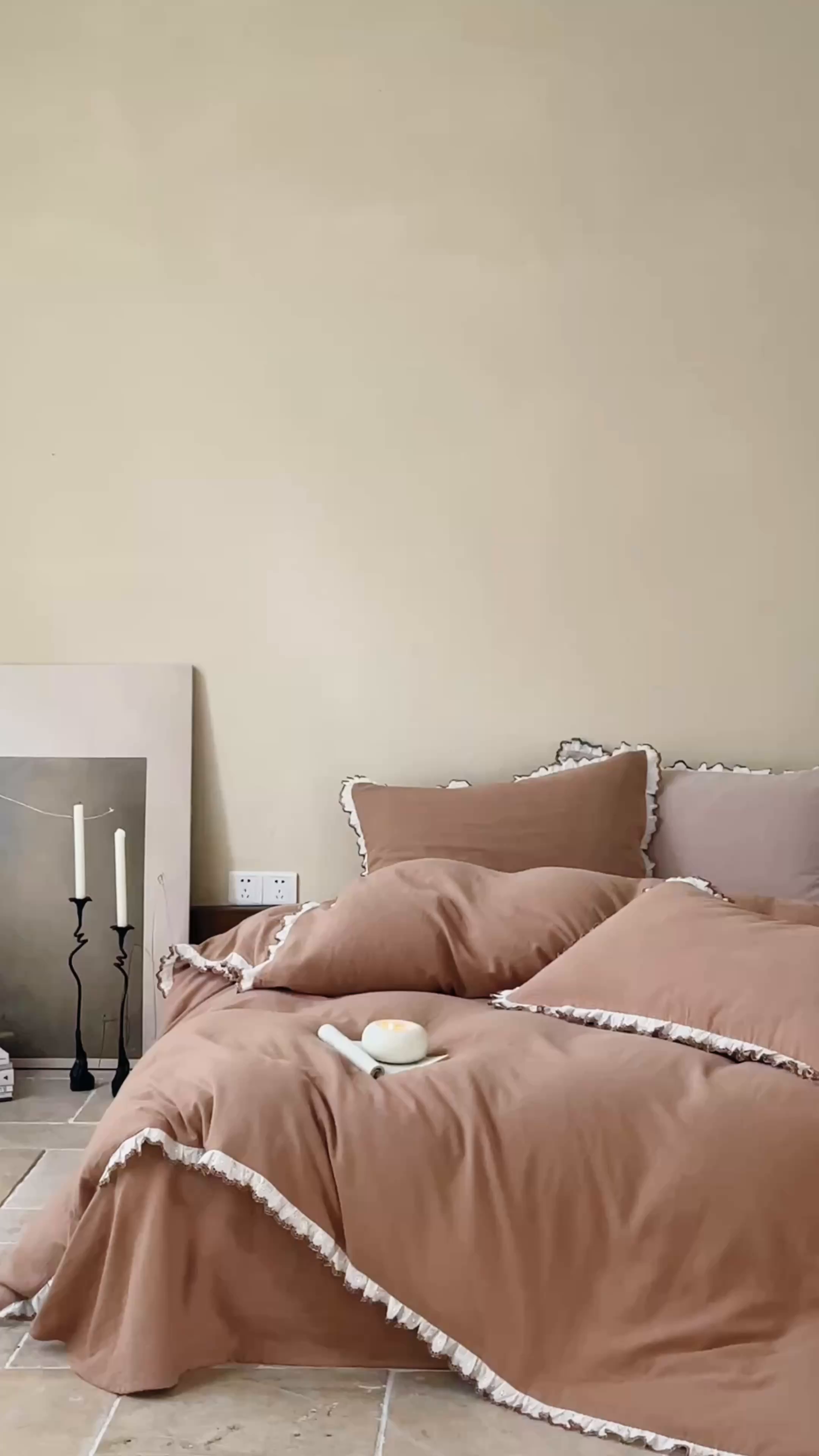 91家纺网 家纺一手货源 找家纺 FORTWO家纺原创设计（FOR TWO家纺） 2025新款双层纱刺绣花边款四件套-安妮 安妮-咖