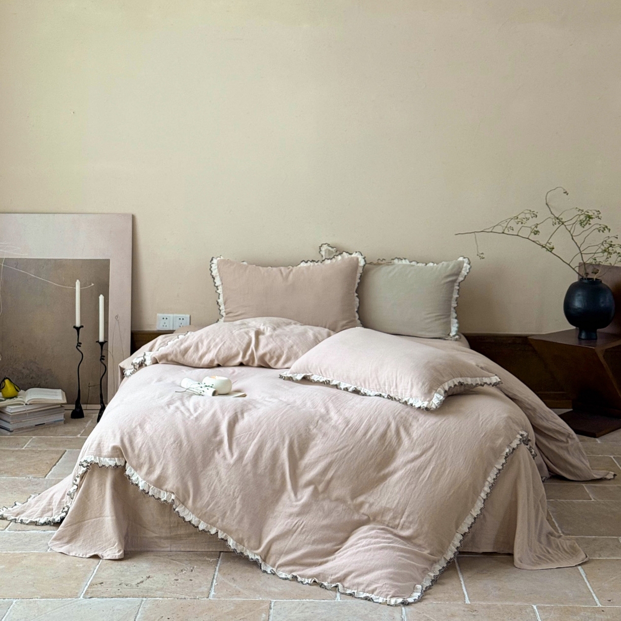 91家纺网 家纺一手货源 找家纺 FORTWO家纺原创设计（FOR TWO家纺） 2025新款双层纱刺绣花边款四件套-安妮 安妮-卡其