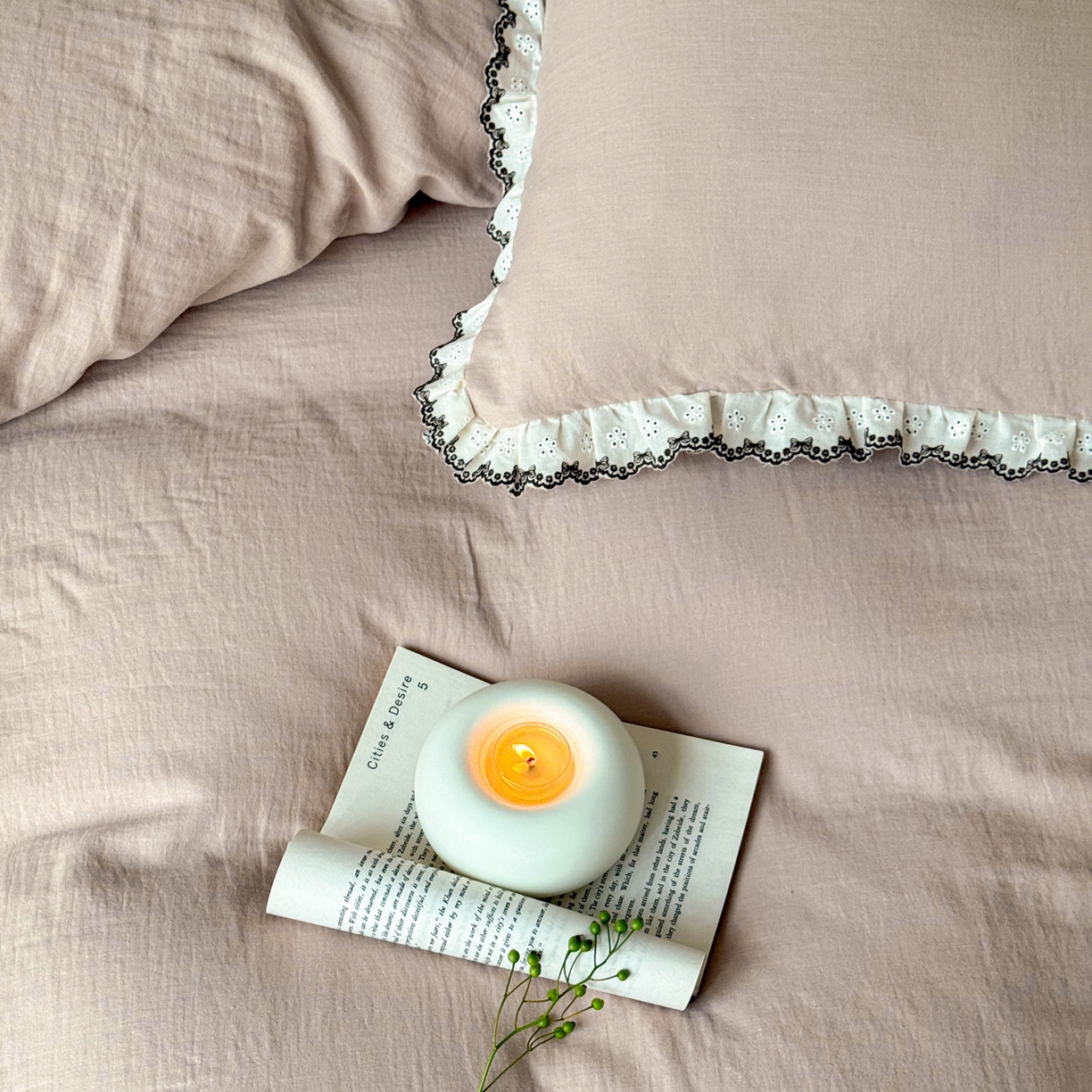 91家纺网 家纺一手货源 找家纺 FORTWO家纺原创设计（FOR TWO家纺） 2025新款双层纱刺绣花边款四件套-安妮 安妮-卡其