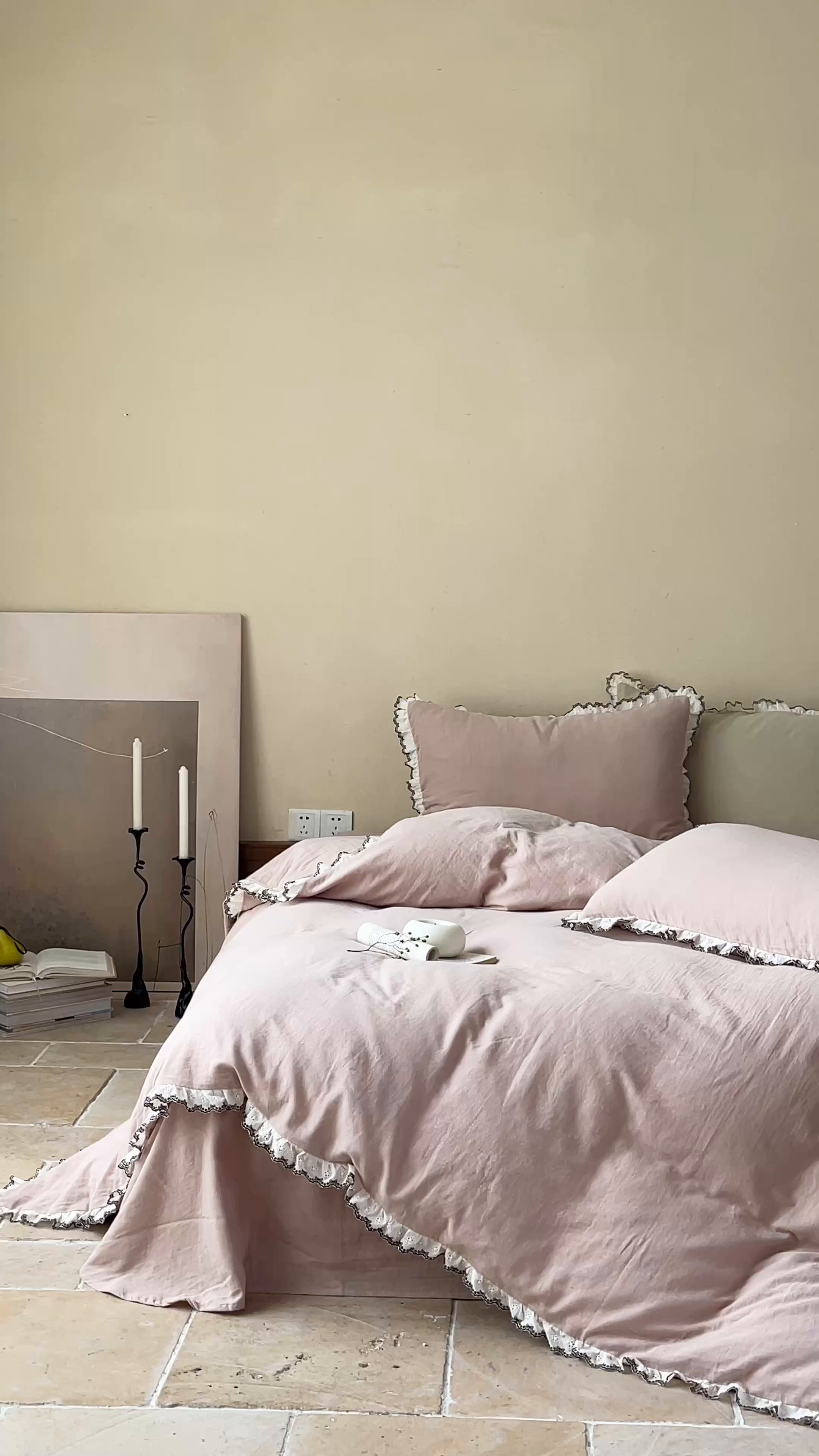 91家纺网 家纺一手货源 找家纺 FORTWO家纺原创设计（FOR TWO家纺） 2025新款双层纱刺绣花边款四件套-安妮 安妮-卡其