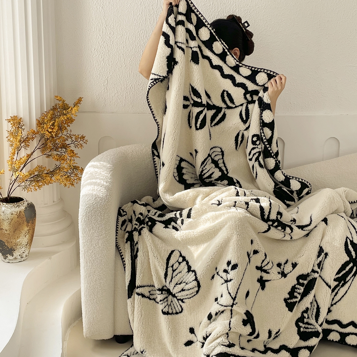 91家纺网 家纺一手货源 找家纺 十里居 2025新款双面印花舒棉绒毛毯多功能盖毯沙发毯跨境毛毯 蝴蝶树