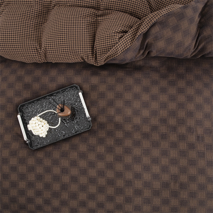 91家纺网 家纺一手货源 找家纺 双层纱家居 2025新款格子款双层纱四件套 朦胧格深咖色