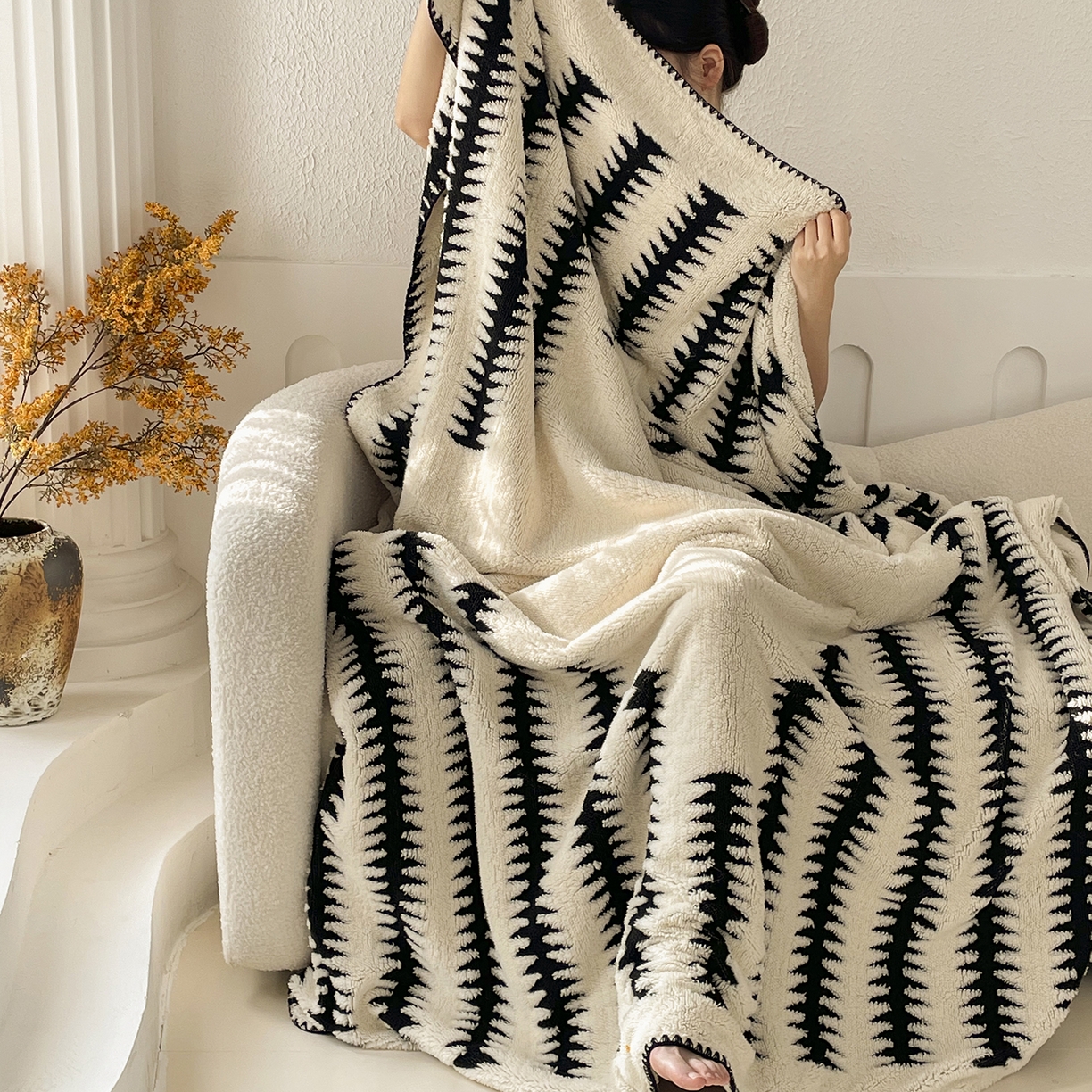 91家纺网 家纺一手货源 找家纺 十里居 2025新款双面印花舒棉绒毛毯多功能盖毯沙发毯跨境毛毯 节节高