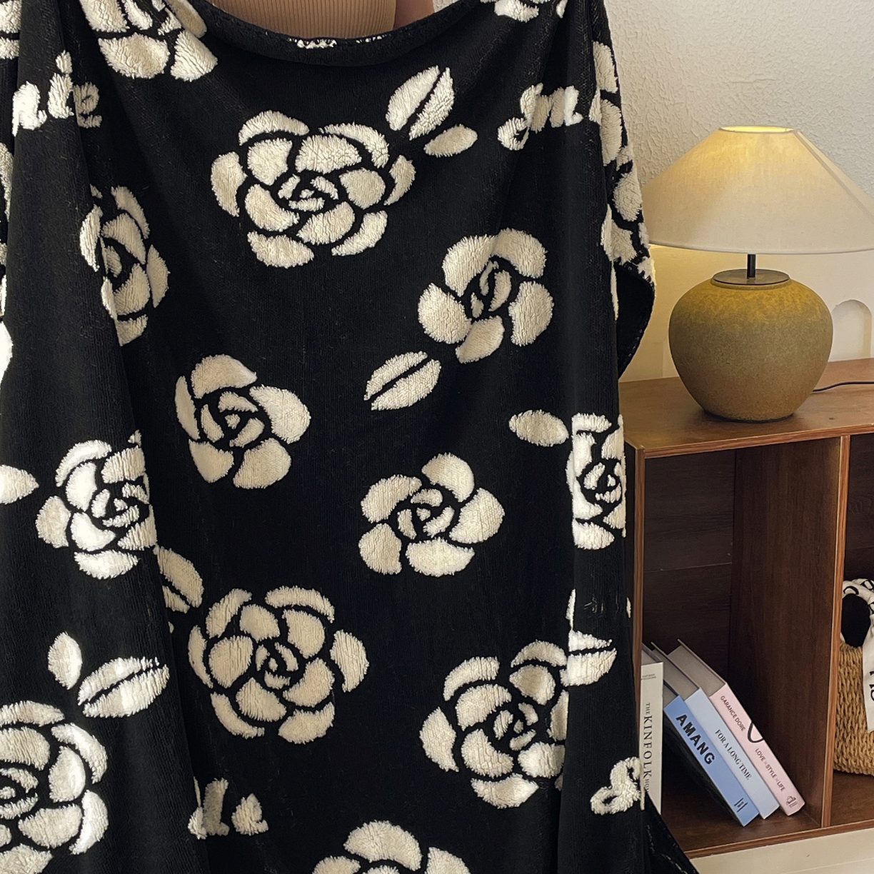 91家纺网 家纺一手货源 找家纺 十里居 2025新款双面印花舒棉绒毛毯多功能盖毯沙发毯跨境毛毯 山茶花