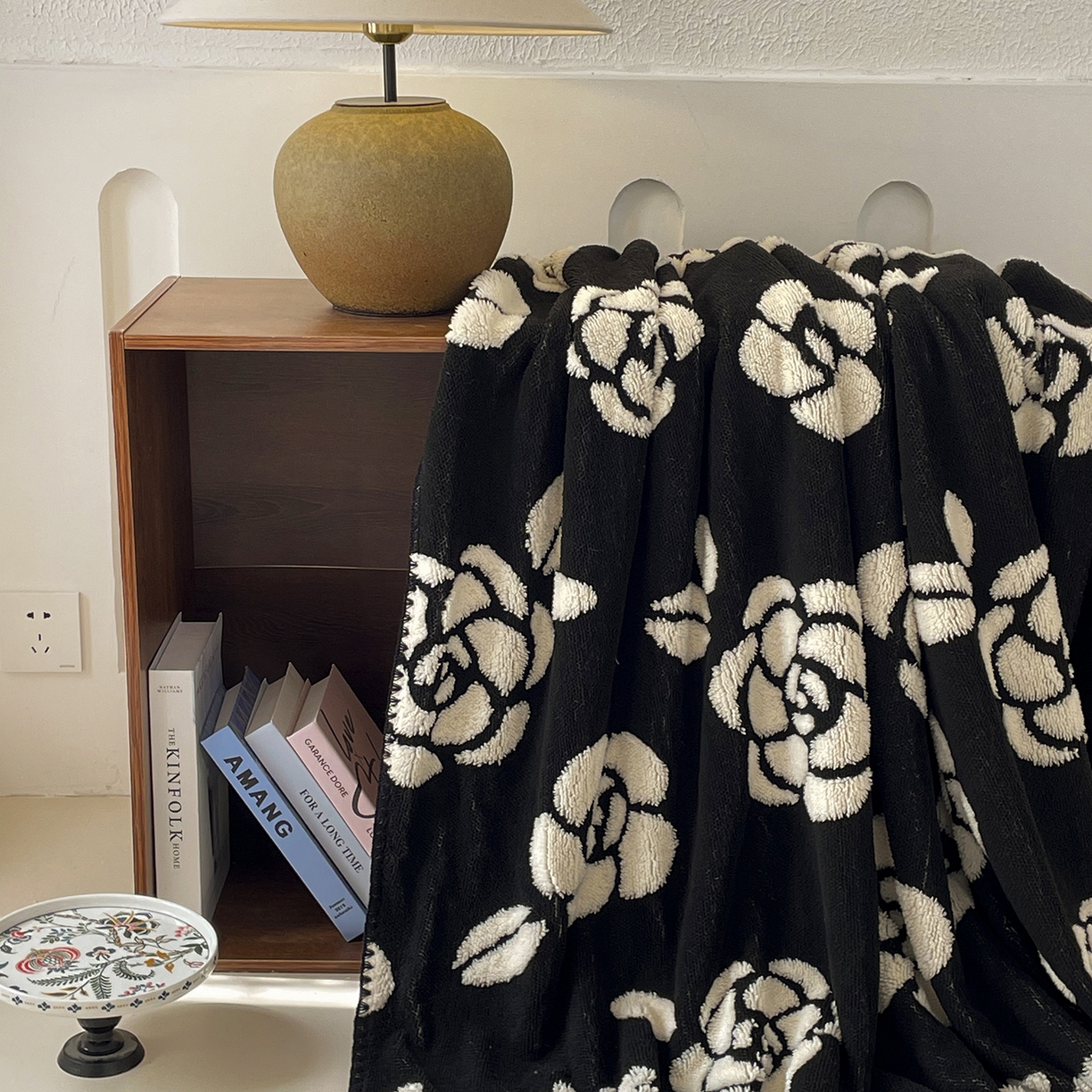 91家纺网 家纺一手货源 找家纺 十里居 2025新款双面印花舒棉绒毛毯多功能盖毯沙发毯跨境毛毯 山茶花