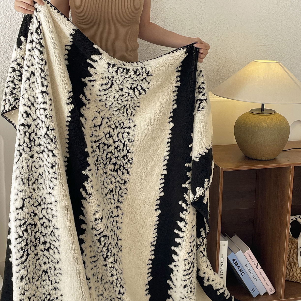 91家纺网 家纺一手货源 找家纺 十里居 2025新款双面印花舒棉绒毛毯多功能盖毯沙发毯跨境毛毯 时光条