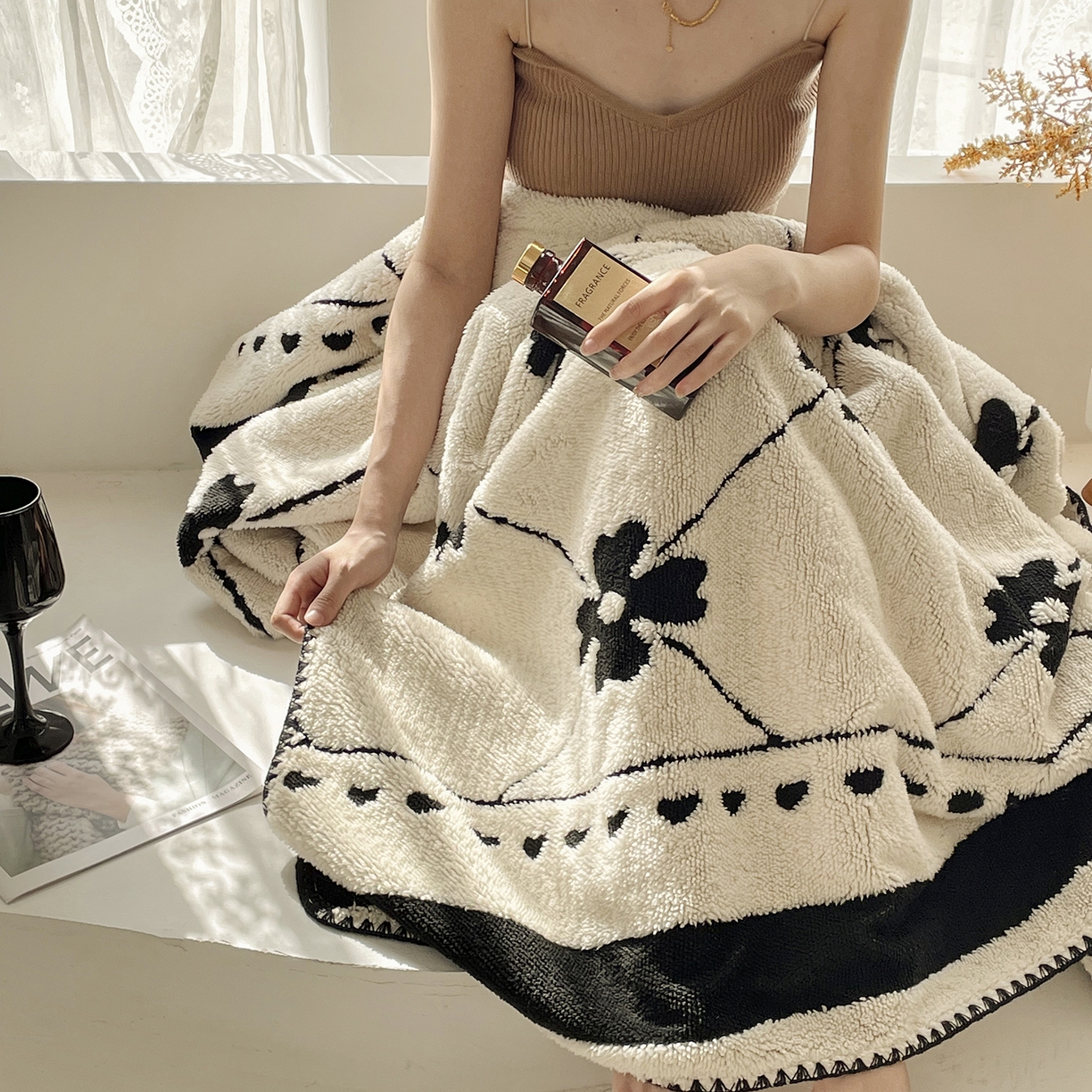 91家纺网 家纺一手货源 找家纺 十里居 2025新款双面印花舒棉绒毛毯多功能盖毯沙发毯跨境毛毯 四叶草