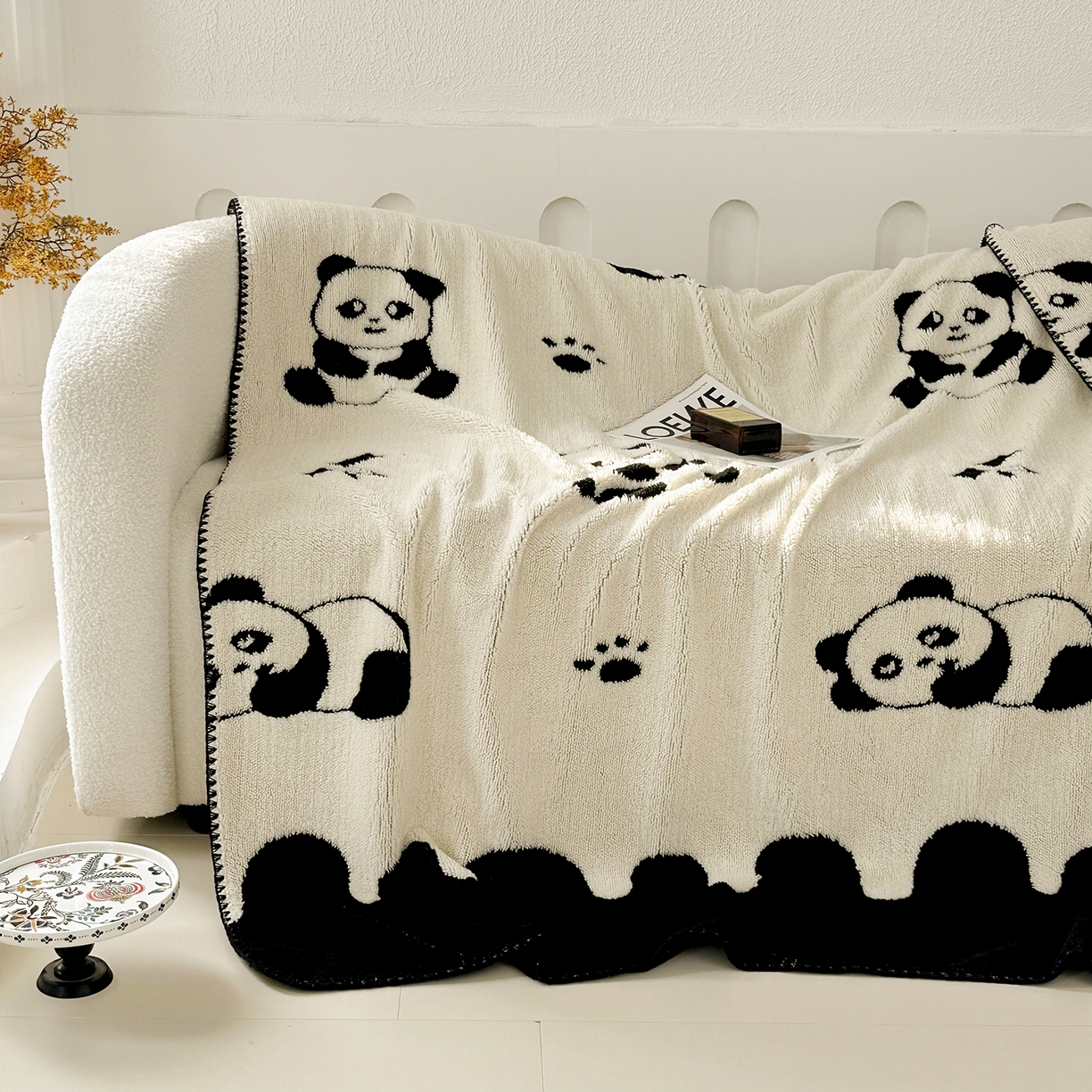 91家纺网 家纺一手货源 找家纺 十里居 2025新款双面印花舒棉绒毛毯多功能盖毯沙发毯跨境毛毯 小熊猫