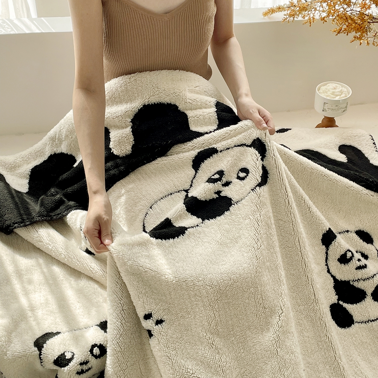 91家纺网 家纺一手货源 找家纺 十里居 2025新款双面印花舒棉绒毛毯多功能盖毯沙发毯跨境毛毯 小熊猫