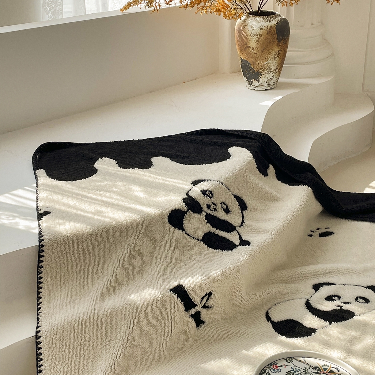 91家纺网 家纺一手货源 找家纺 十里居 2025新款双面印花舒棉绒毛毯多功能盖毯沙发毯跨境毛毯 小熊猫