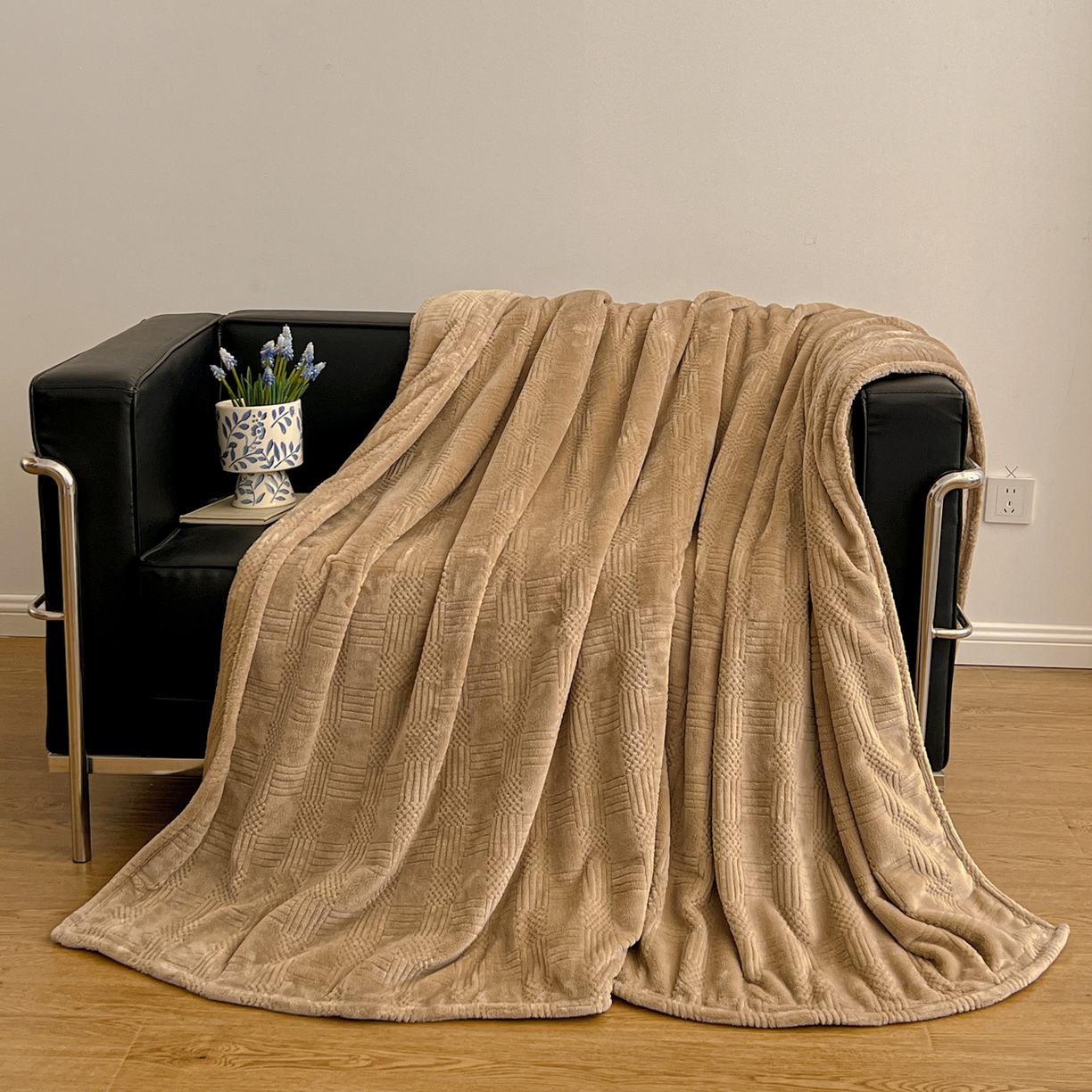 91家纺网 家纺一手货源 找家纺 （总）美洲琳 2025新款提花简约珊瑚绒法莱绒毯毛毯毯子