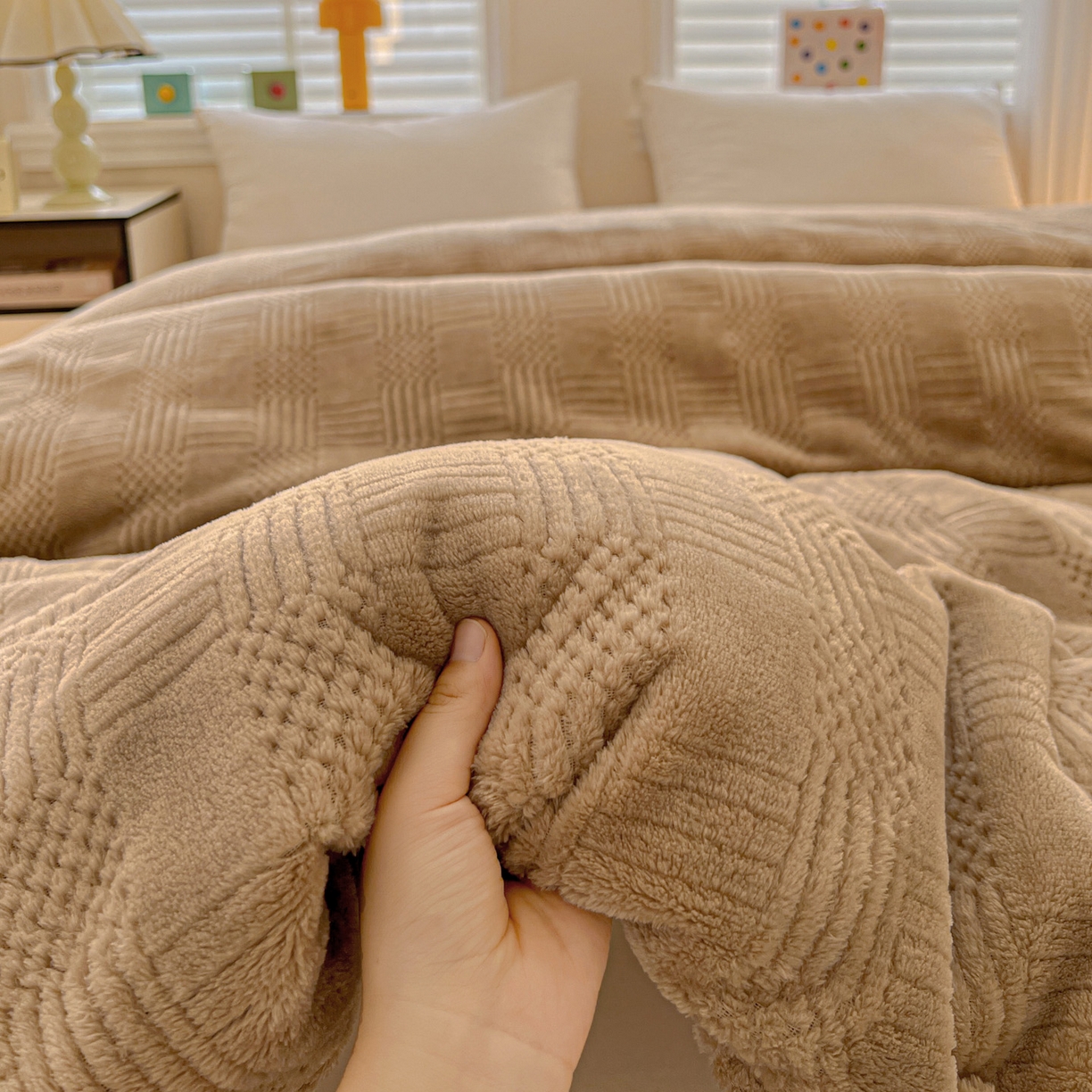 91家纺网 家纺一手货源 找家纺 美洲琳 2025新款提花简约珊瑚绒法莱绒毯毛毯毯子 咖色