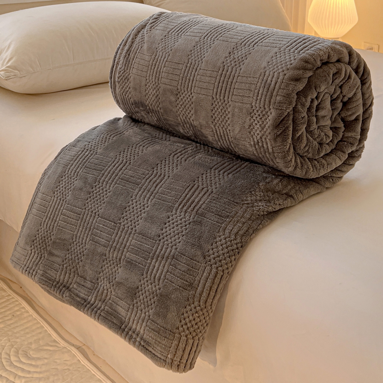 91家纺网 家纺一手货源 找家纺 美洲琳 2025新款提花简约珊瑚绒法莱绒毯毛毯毯子 深灰