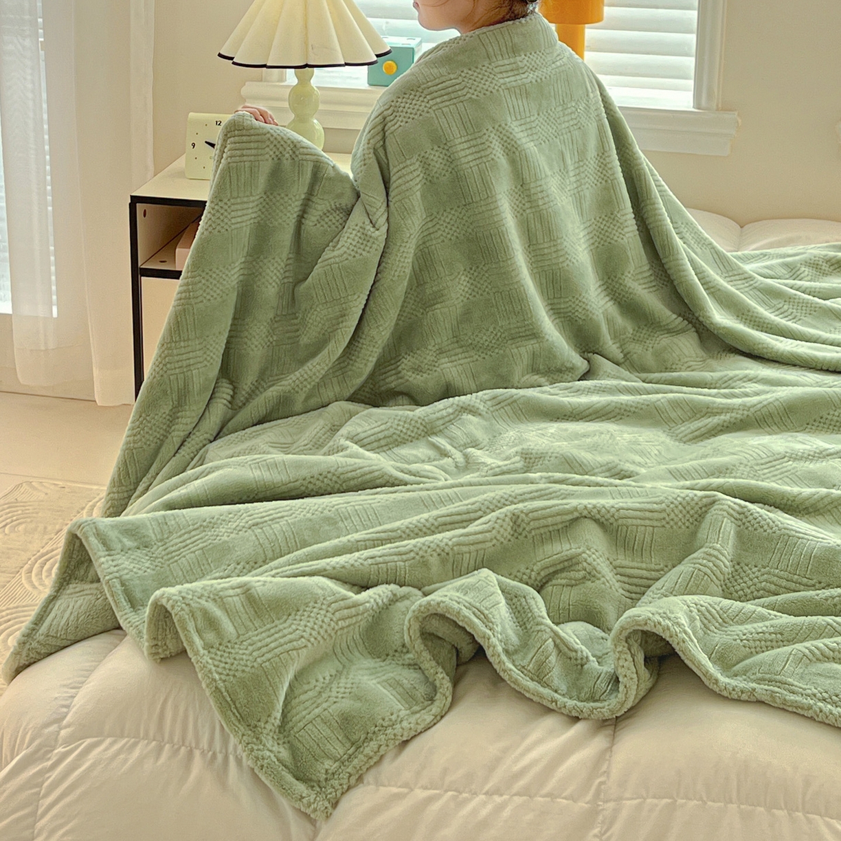 91家纺网 家纺一手货源 找家纺 美洲琳 2025新款提花简约珊瑚绒法莱绒毯毛毯毯子 绿色