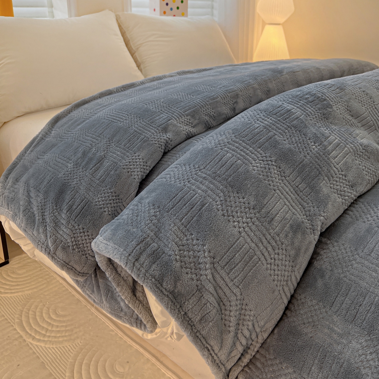 91家纺网 家纺一手货源 找家纺 美洲琳 2025新款提花简约珊瑚绒法莱绒毯毛毯毯子 蓝灰