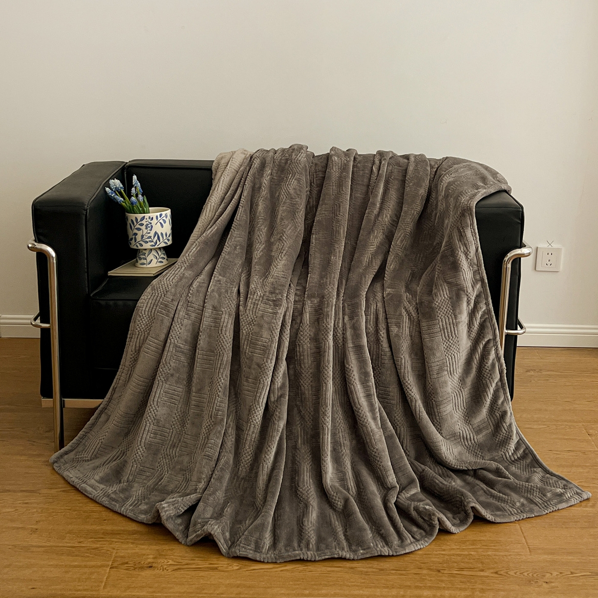 美洲琳 2025新款提花简约珊瑚绒法莱绒毯毛毯毯子 深灰