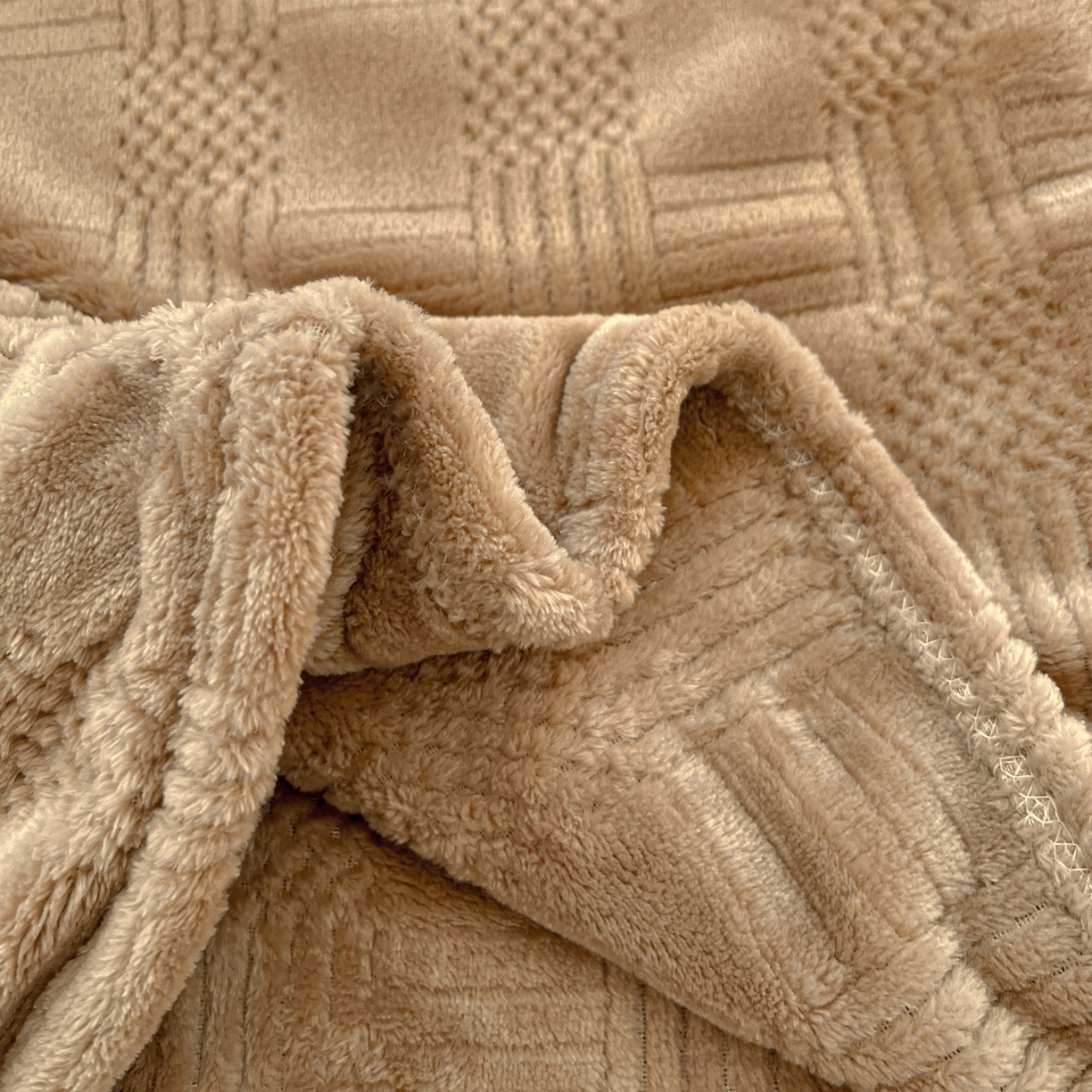 91家纺网 家纺一手货源 找家纺 美洲琳 2025新款提花简约珊瑚绒法莱绒毯毛毯毯子 咖色